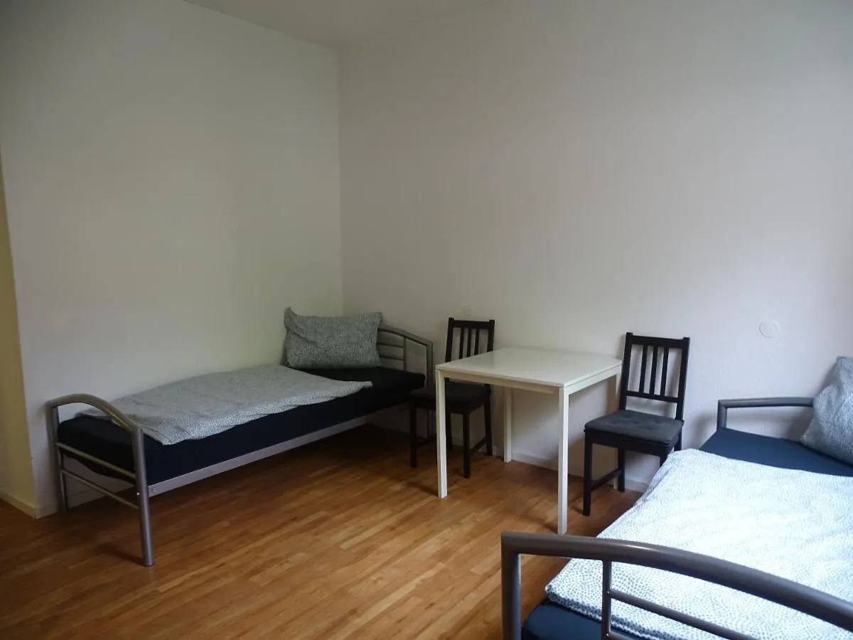 3 Monteurwohnung Messewohnung Bis Zu 6 Personen Daimlerstrasse 4 Eg Hannover