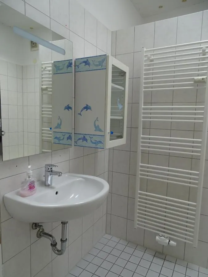 Apartment 3 Monteurwohnung Messewohnung Bis Zu 6 Personen Daimlerstrasse 4 Eg Hannover Deutschland